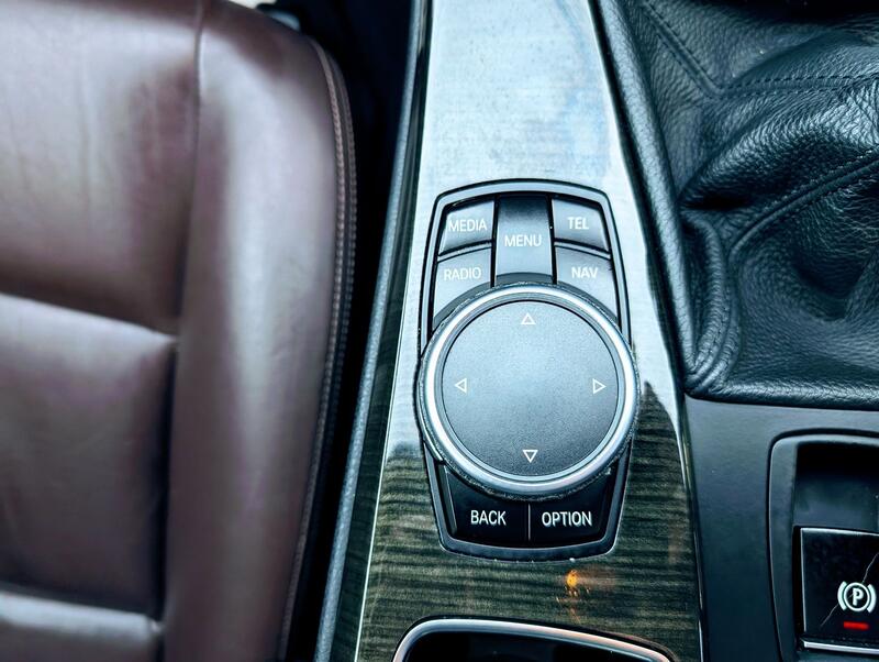 BMW 5 SERIES 2.0 518d Luxury Saloon 2015
