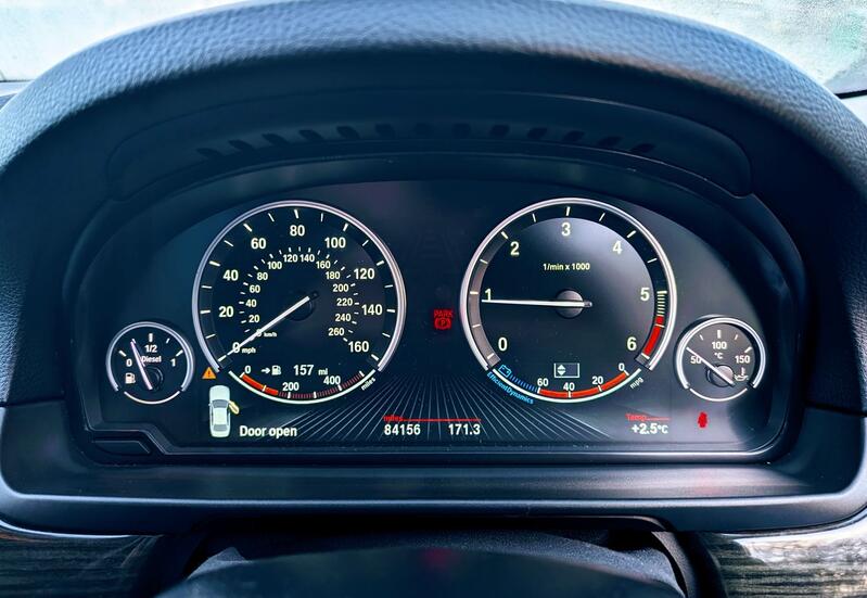 BMW 5 SERIES 2.0 518d Luxury Saloon 2015