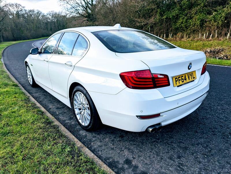 BMW 5 SERIES 2.0 518d Luxury Saloon 2015