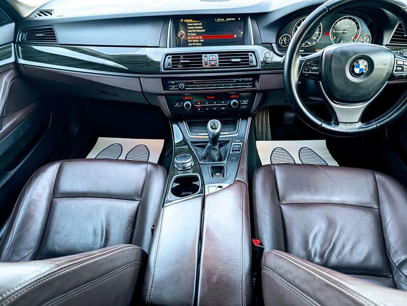 BMW 5 SERIES 2.0 518d Luxury Saloon 2015