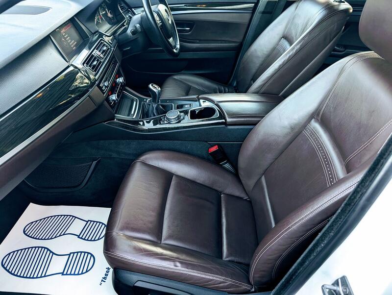 BMW 5 SERIES 2.0 518d Luxury Saloon 2015