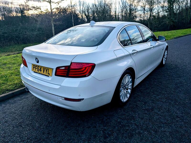 BMW 5 SERIES 2.0 518d Luxury Saloon 2015